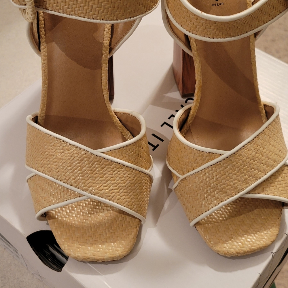 Call It Spring Celiaa Block Heel Sandal [New] - image 3